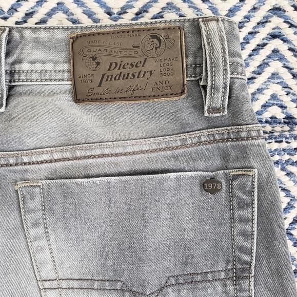 Diesel Men's Viker Regular Straight Fit Jeans size W 27 L 30 Wash 008QP or Gray - Picture 16 of 16